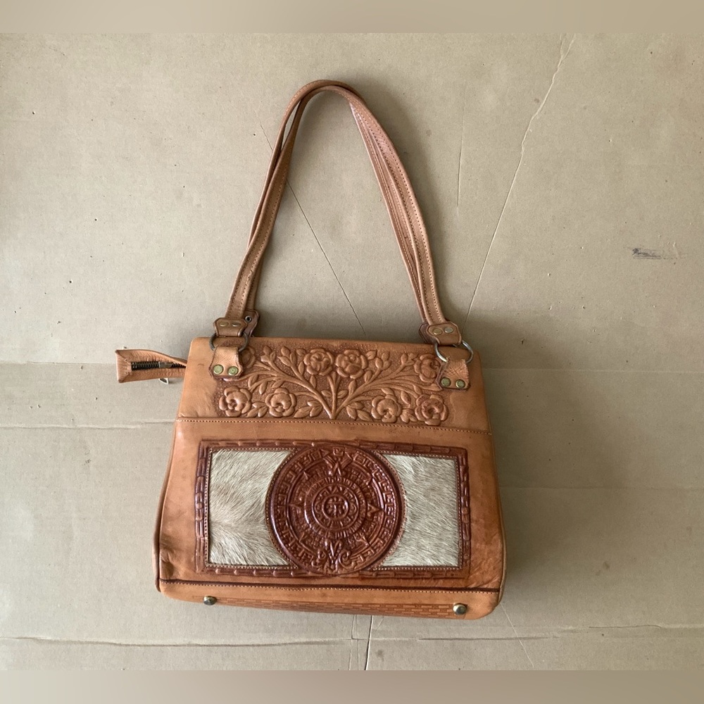 AZTEC, MAYAN THEMED LEATHER HAND BAG.